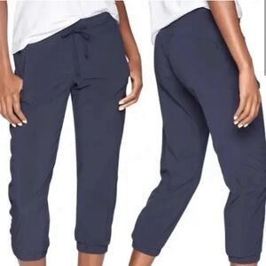 Athleta Navy Cropped La Viva Pant